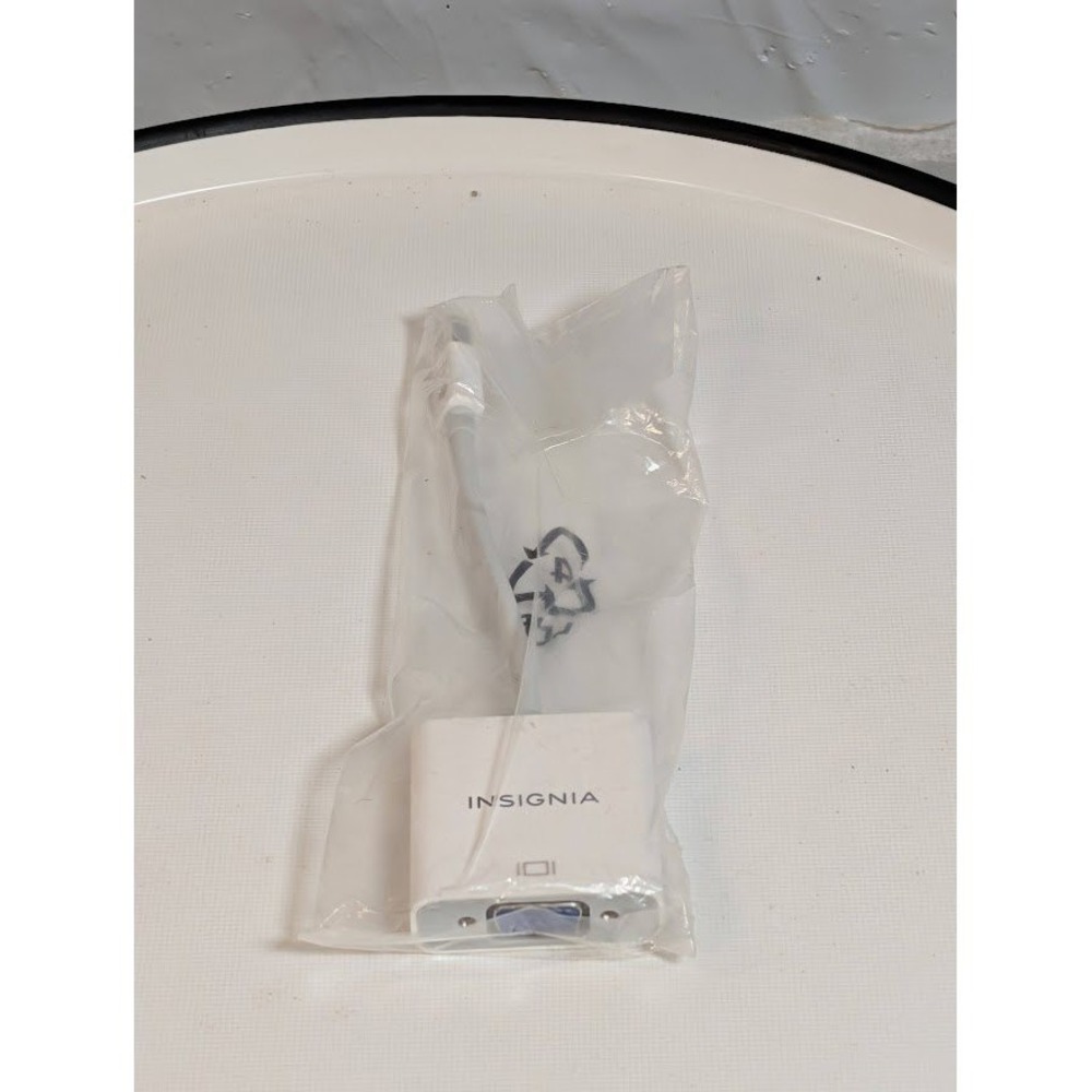 Insignia USB-C to VGA Adapter White New NS-PU3CVGA-W Video Converter